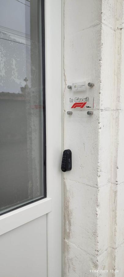 Le Circuit - Tout Simplement: Confort! Cosne-sur-Loire Exterior foto